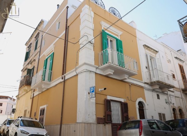 casa indipendente in vendita a Polignano a Mare