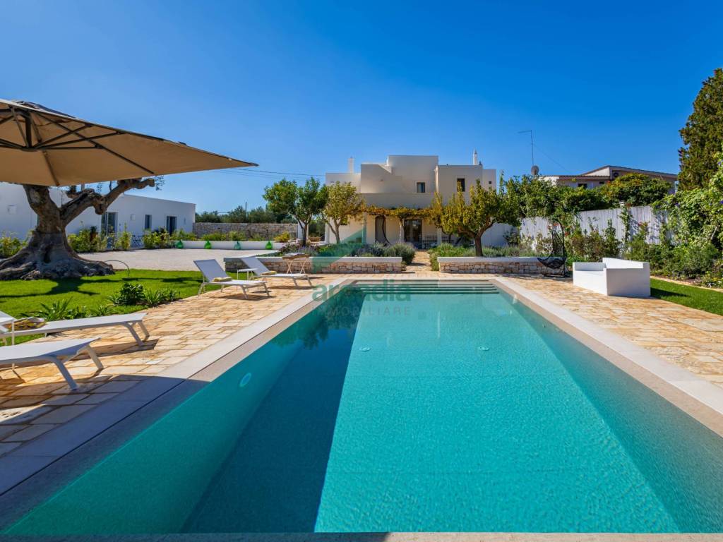 casa indipendente in vendita a Polignano a Mare