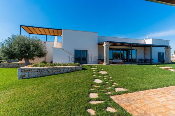 casa indipendente in vendita a Polignano a Mare