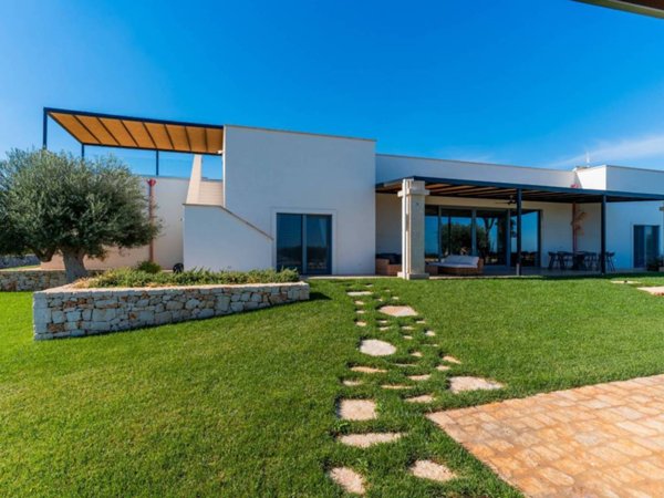 casa indipendente in vendita a Polignano a Mare