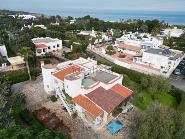casa indipendente in vendita a Polignano a Mare
