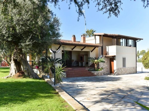 casa indipendente in vendita a Polignano a Mare