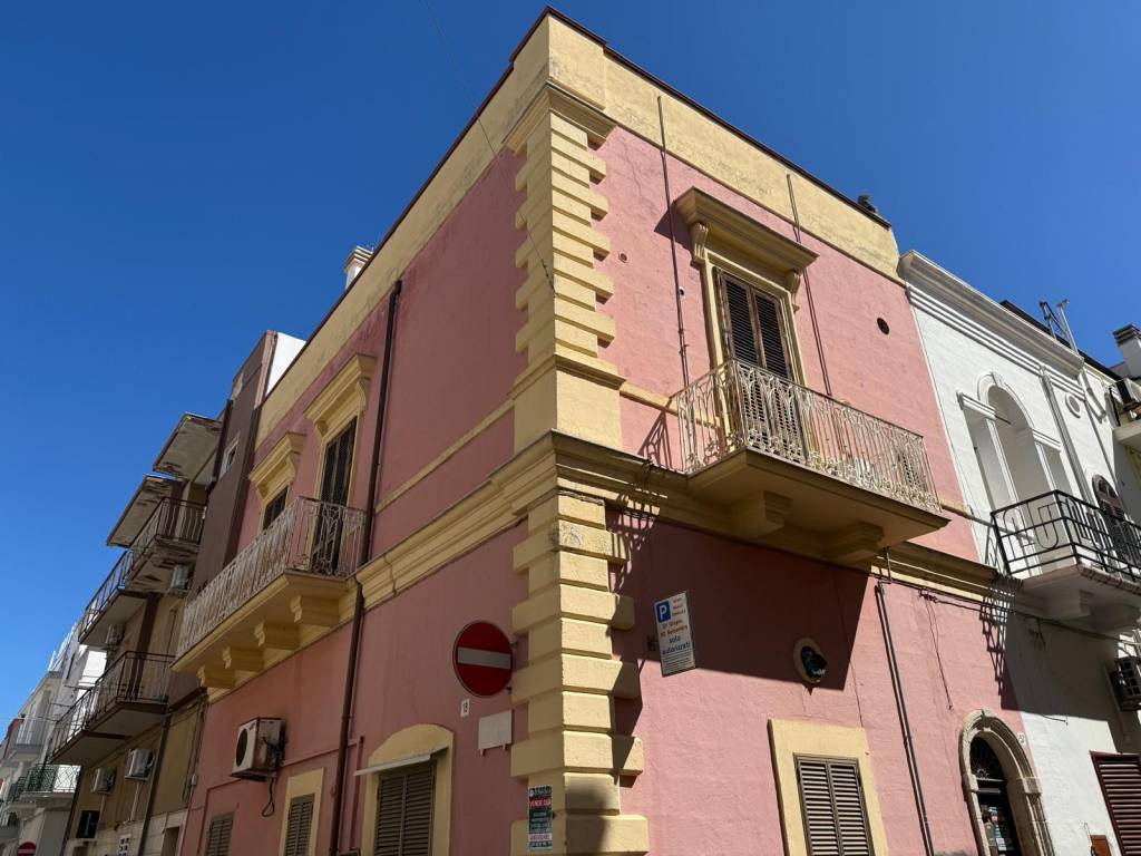 casa indipendente in vendita a Polignano a Mare