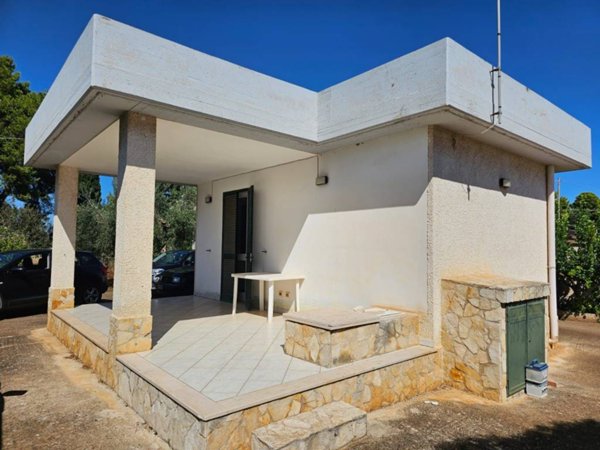 casa indipendente in vendita a Polignano a Mare in zona Cavuzzi