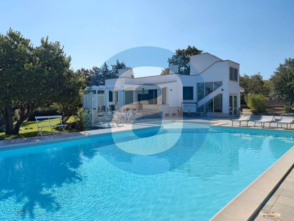 casa indipendente in vendita a Polignano a Mare