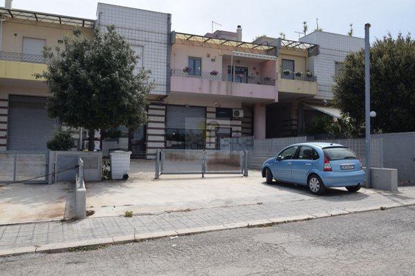 locale commerciale in vendita a Polignano a Mare