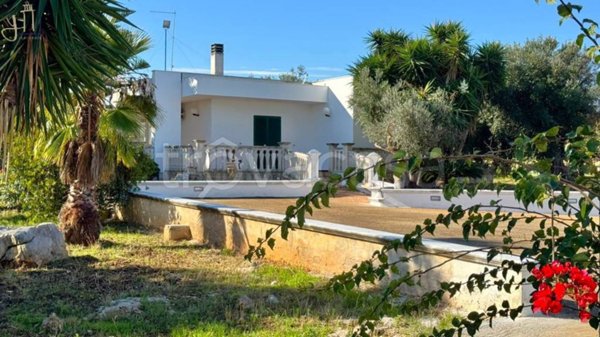 casa indipendente in vendita a Polignano a Mare