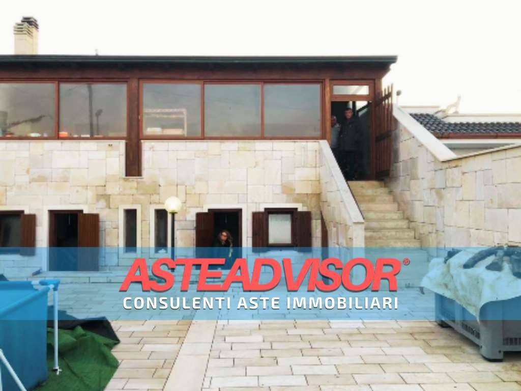 casa indipendente in vendita a Polignano a Mare