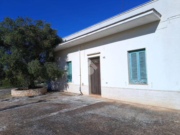 casa indipendente in vendita a Polignano a Mare