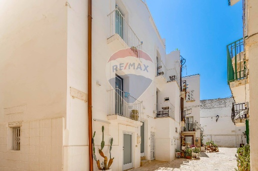 casa indipendente in vendita a Polignano a Mare