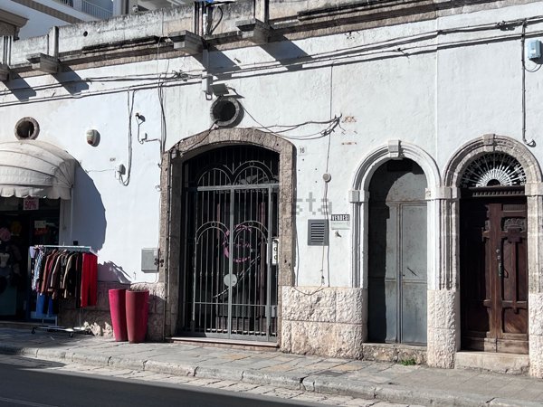 locale commerciale in vendita a Polignano a Mare