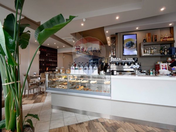 locale commerciale in vendita a Polignano a Mare