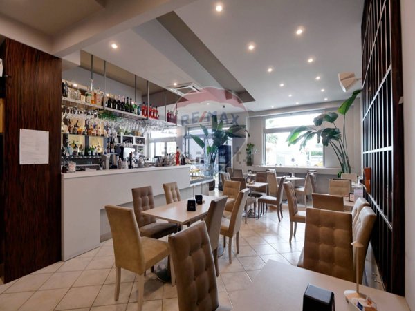 locale commerciale in vendita a Polignano a Mare