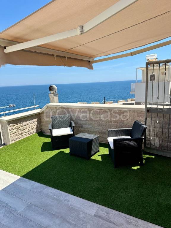 casa indipendente in vendita a Polignano a Mare