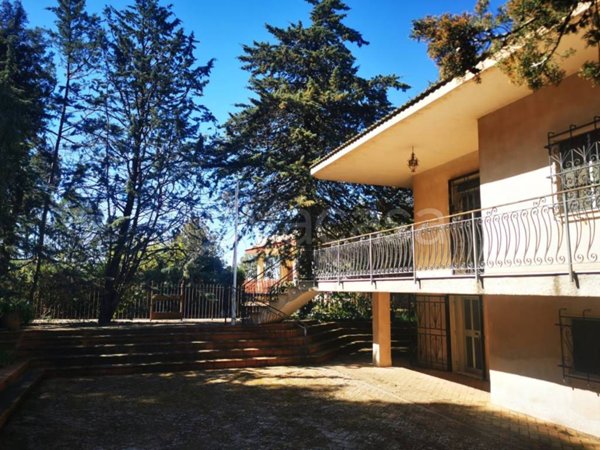 casa indipendente in vendita a Polignano a Mare