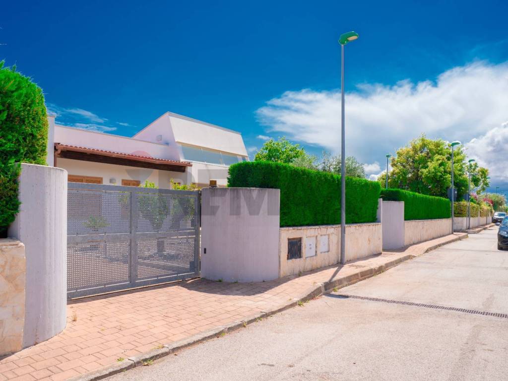 casa indipendente in vendita a Polignano a Mare