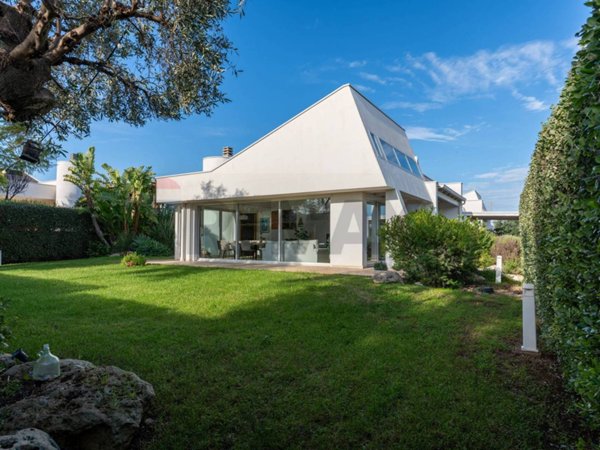 casa indipendente in vendita a Polignano a Mare