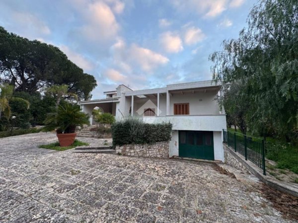 casa indipendente in vendita a Polignano a Mare in zona Cavuzzi