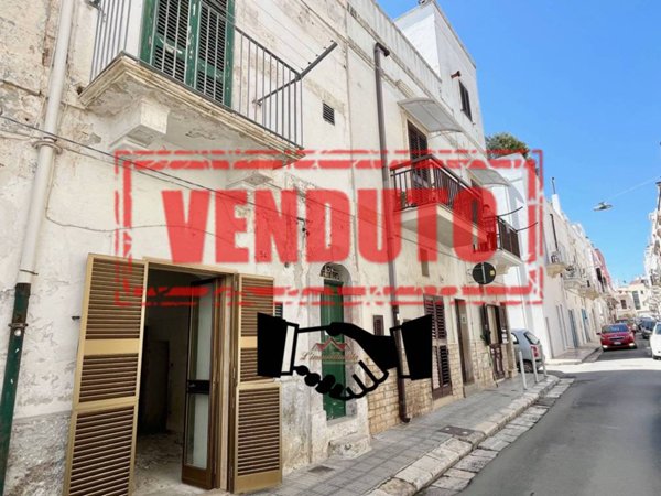 casa indipendente in vendita a Polignano a Mare
