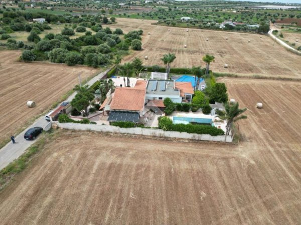 casa indipendente in vendita a Polignano a Mare