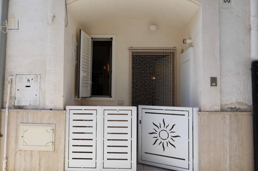 casa indipendente in vendita a Polignano a Mare