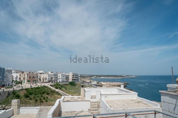 casa indipendente in vendita a Polignano a Mare