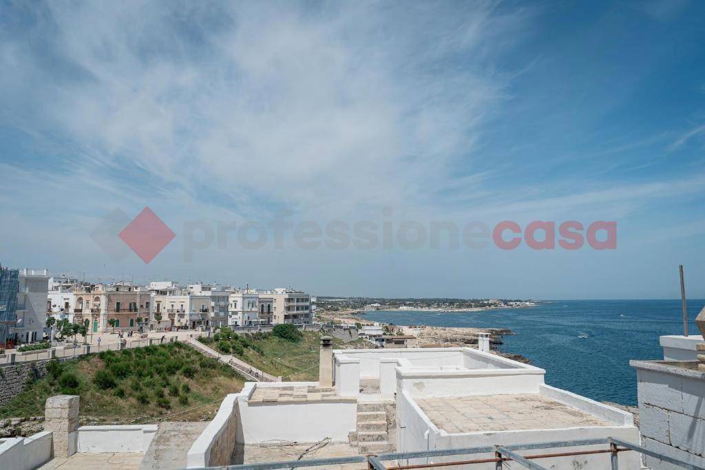 casa indipendente in vendita a Polignano a Mare