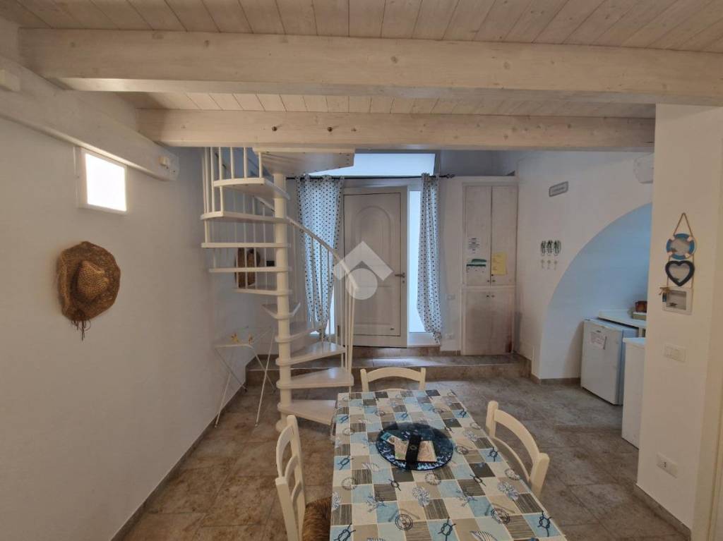 casa indipendente in vendita a Polignano a Mare