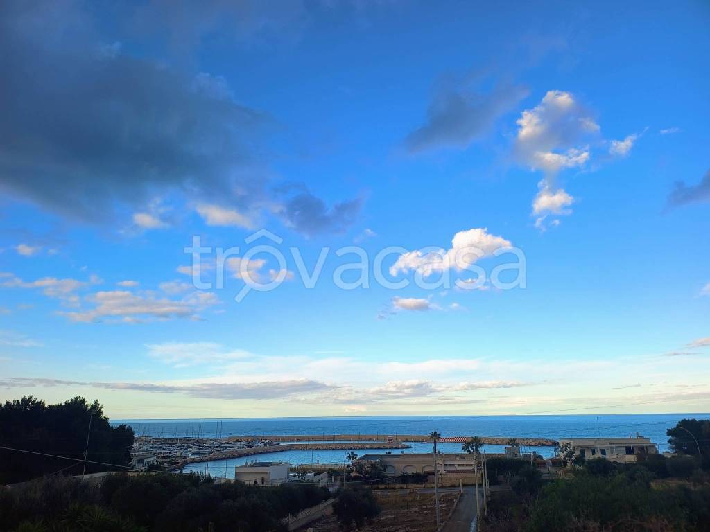 casa indipendente in vendita a Polignano a Mare