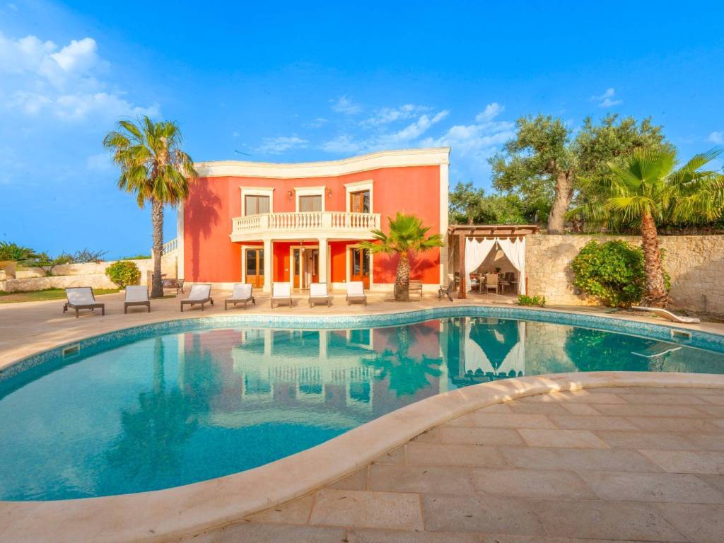 casa indipendente in vendita a Polignano a Mare