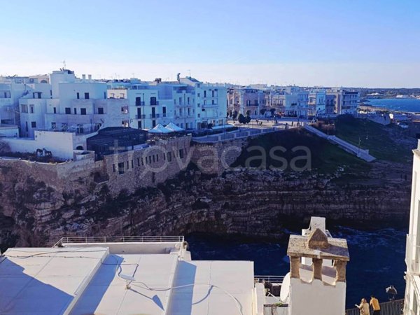casa indipendente in vendita a Polignano a Mare