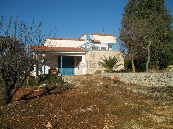 casa indipendente in vendita a Polignano a Mare