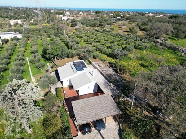 casa indipendente in vendita a Polignano a Mare