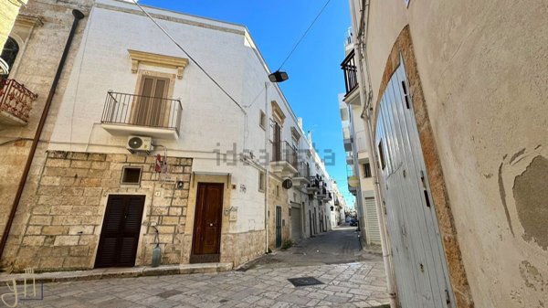 casa indipendente in vendita a Polignano a Mare