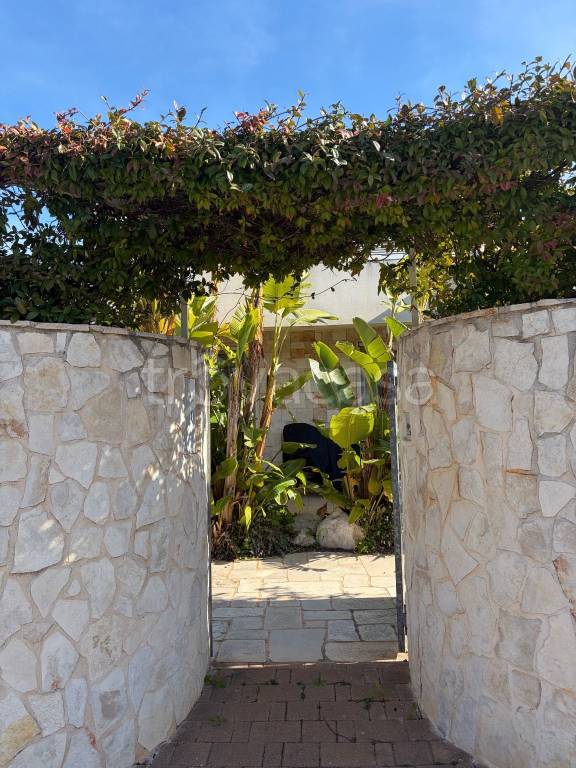 casa indipendente in vendita a Polignano a Mare