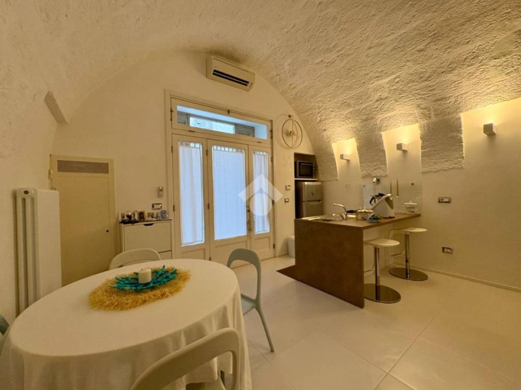 casa indipendente in vendita a Polignano a Mare
