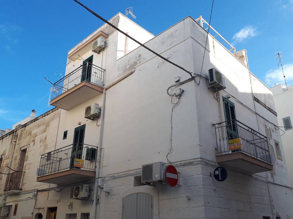 casa indipendente in vendita a Polignano a Mare