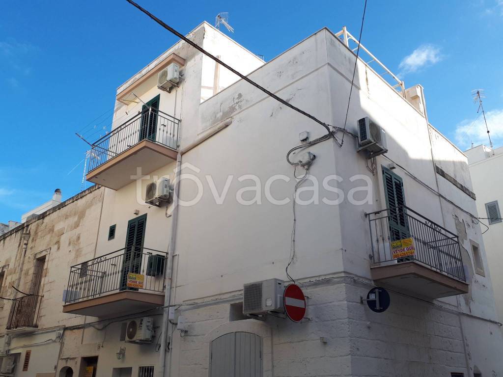 casa indipendente in vendita a Polignano a Mare