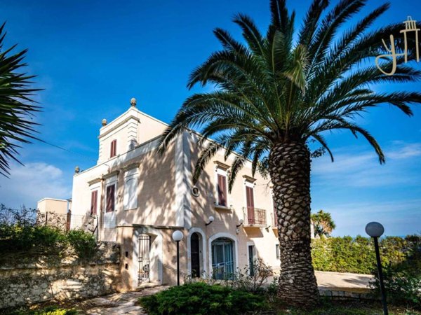 casa indipendente in vendita a Polignano a Mare
