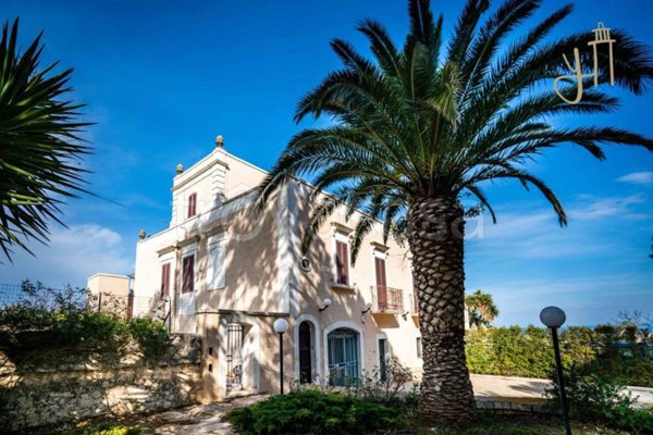 casa indipendente in vendita a Polignano a Mare