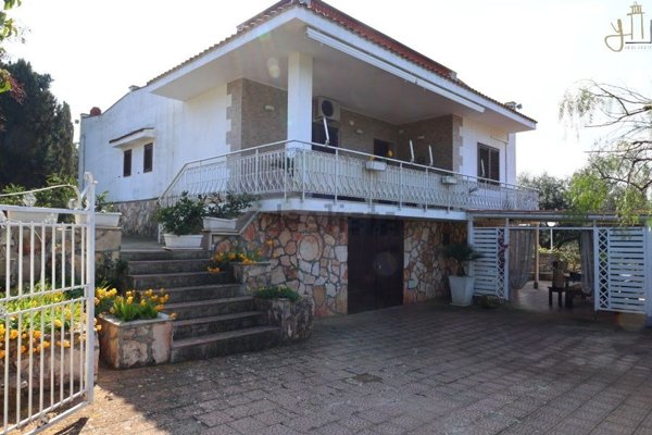 casa indipendente in vendita a Polignano a Mare