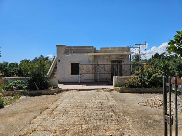 casa indipendente in vendita a Polignano a Mare