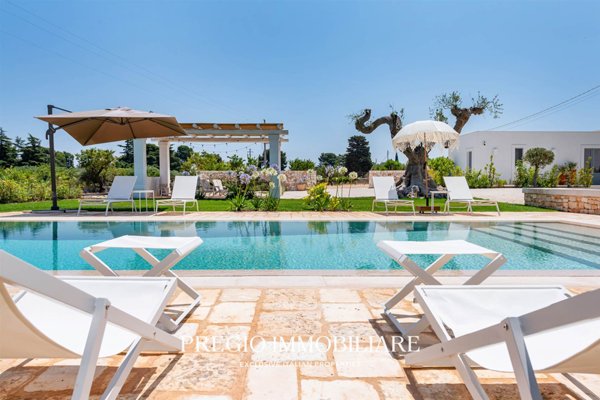 casa indipendente in vendita a Polignano a Mare