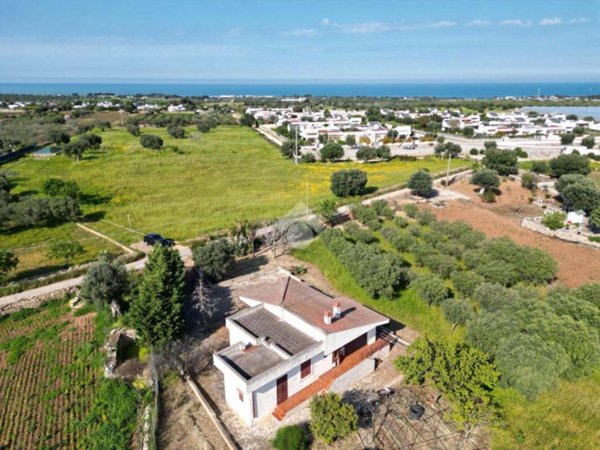 casa indipendente in vendita a Polignano a Mare
