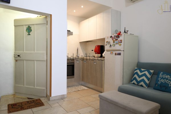 casa indipendente in vendita a Polignano a Mare