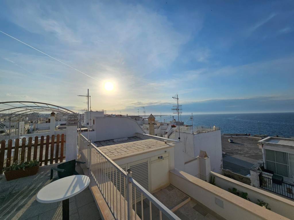 casa indipendente in vendita a Polignano a Mare