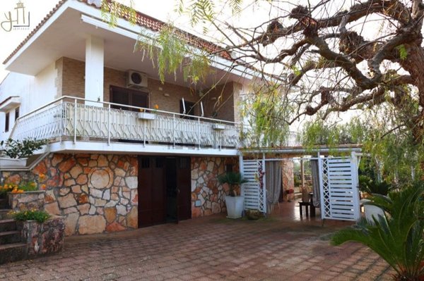 casa indipendente in vendita a Polignano a Mare