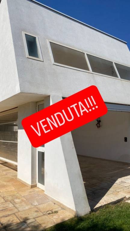 casa indipendente in vendita a Polignano a Mare