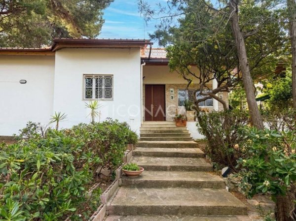 casa indipendente in vendita a Polignano a Mare