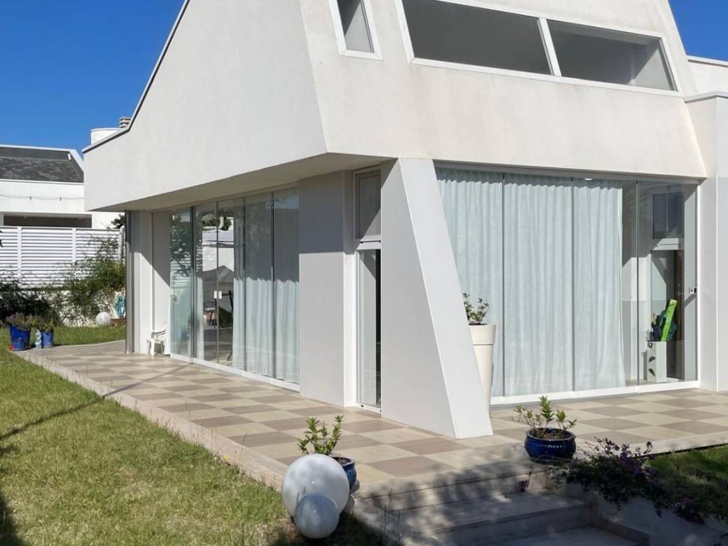 casa indipendente in vendita a Polignano a Mare